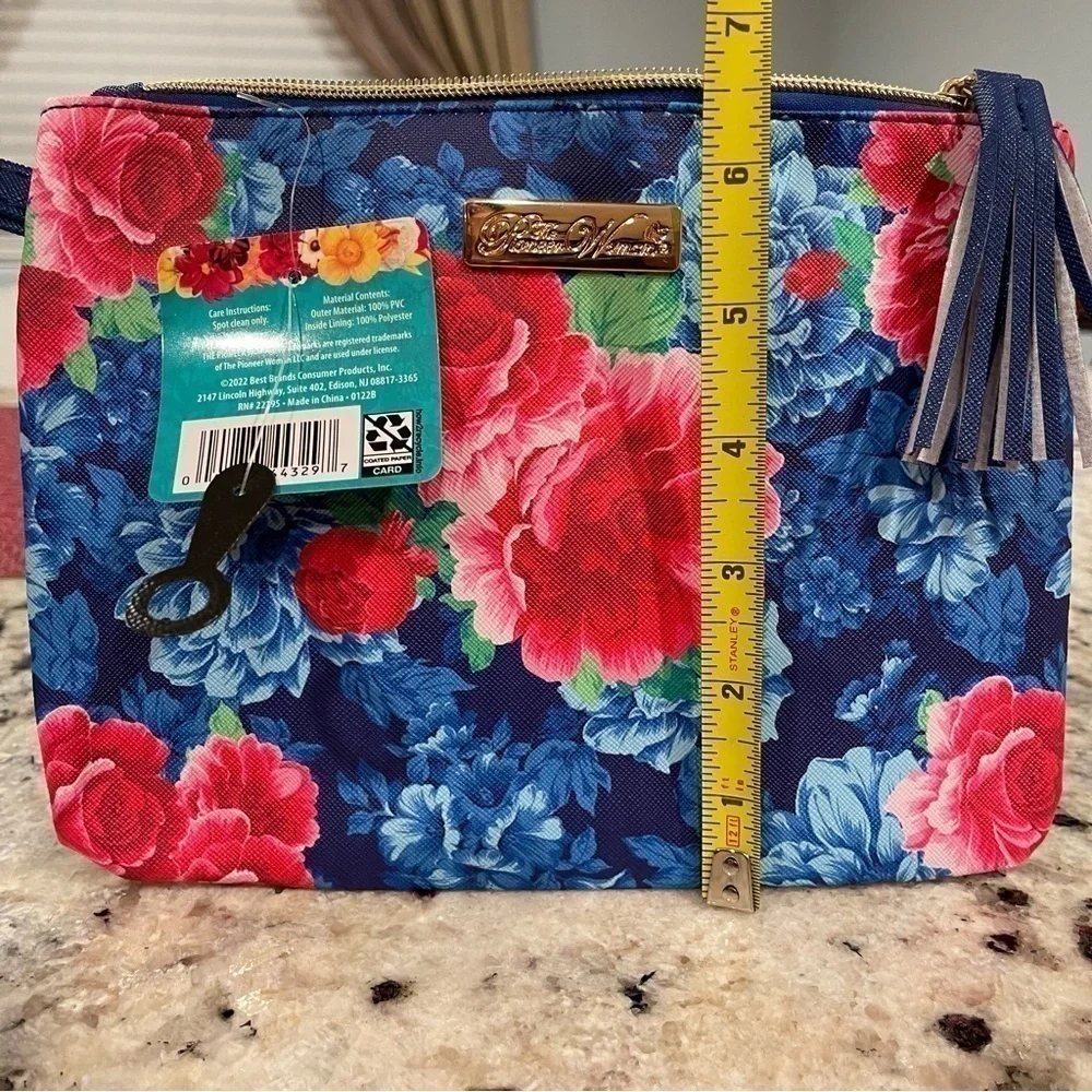 free with any purchase over 30$ Just add it to your bundle, makeup bag